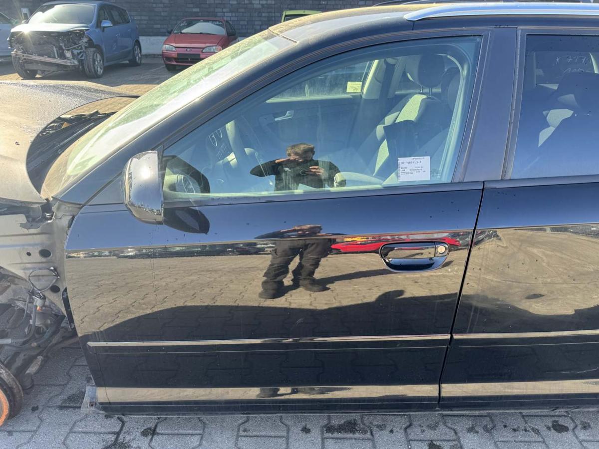 Audi A3 8P Sportback original T&uuml;r vorn links LY9B Brillantschwarz Rohbau BJ06